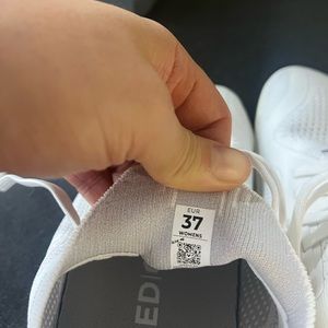 Vivo bare fit shoes.